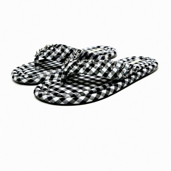 Slippers - Picture 1 of 1